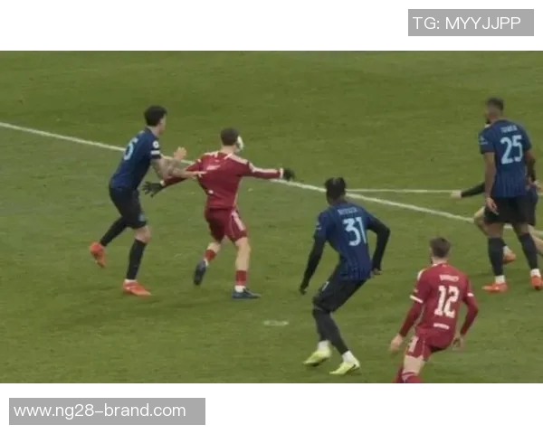 欧联杯国米大胜尤文图斯六比二乌龙球引发争议判罚全场沸腾